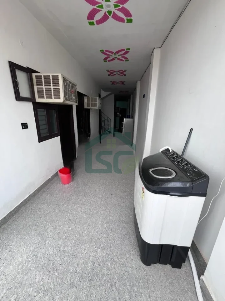 Luxurious homes and Pg&1Rk in Sector 33, Gurugram — property photo 1