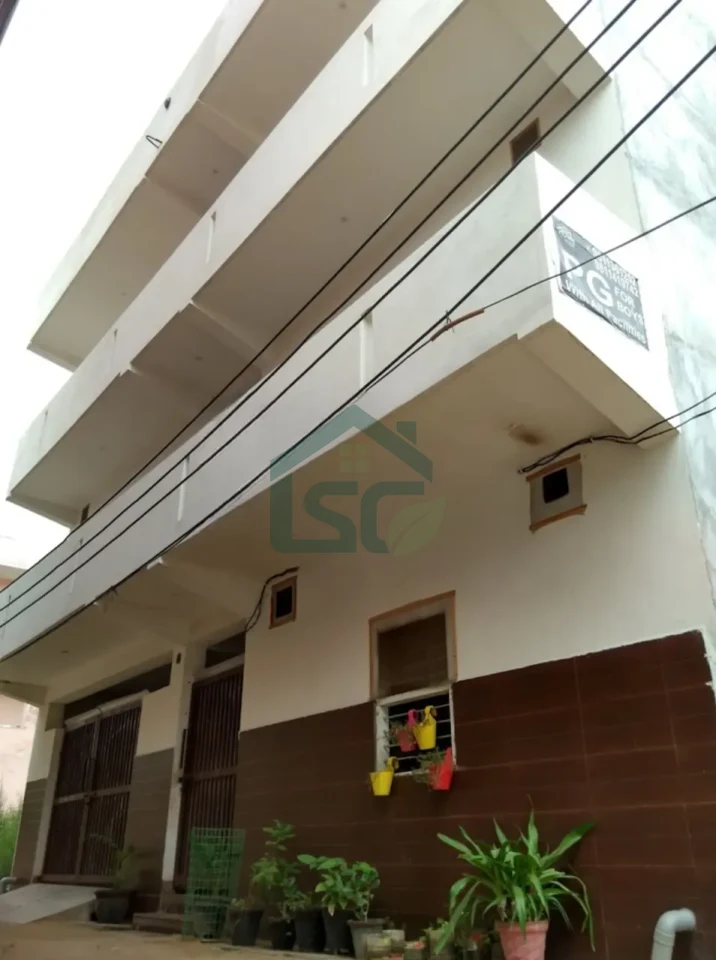 Rent For Only Boys in Shakarpur, Delhi — property photo 4