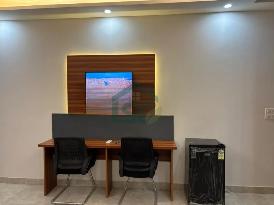 Baba Hariram living Girls PG in Sector 126, Noida — property photo 3
