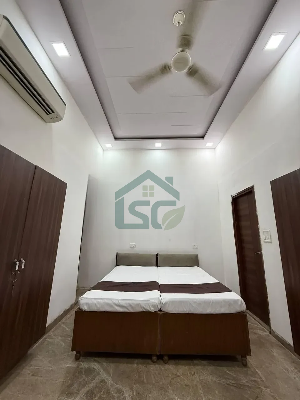 DU INN Krishna Bhawan in Roop Nagar, Delhi — property photo 1