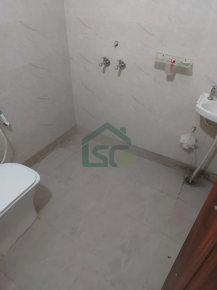 Raman Room For Rent in Sector 69, Gurugram — property photo 1