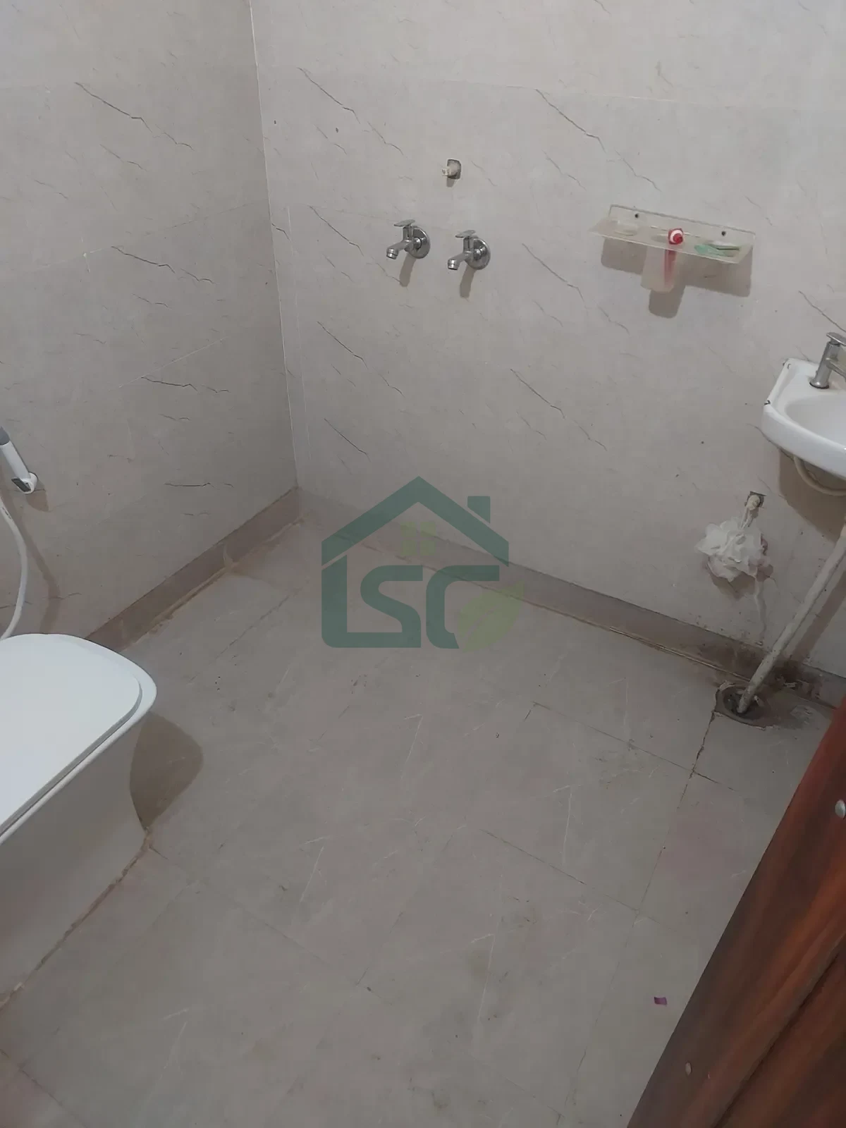 Raman Room For Rent in Sector 69, Gurugram — property photo 1