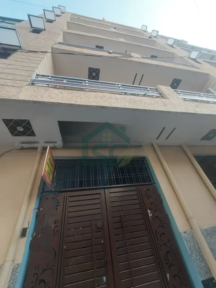 Naseem Room For Rent in Sector 33, Gurugram — property photo 4