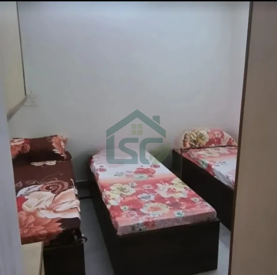 Premium Boys PG in Pitampura, Delhi — property photo 2
