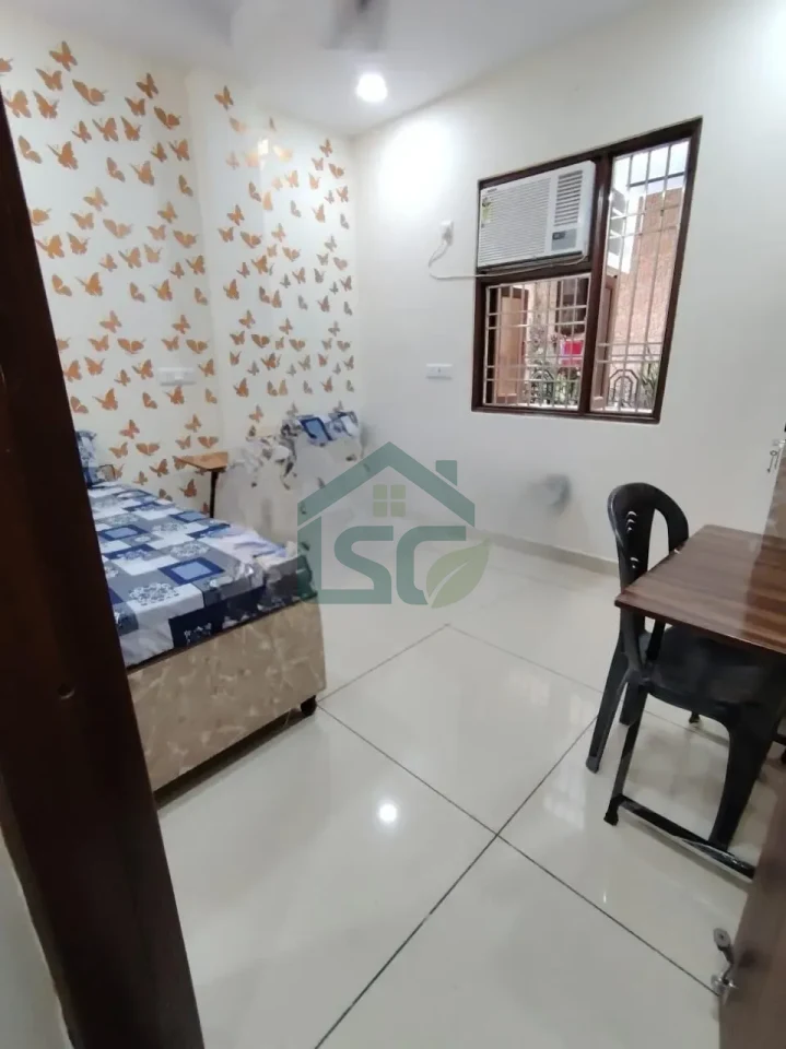 Ideal girls PG in Shakarpur, Delhi — property photo 3