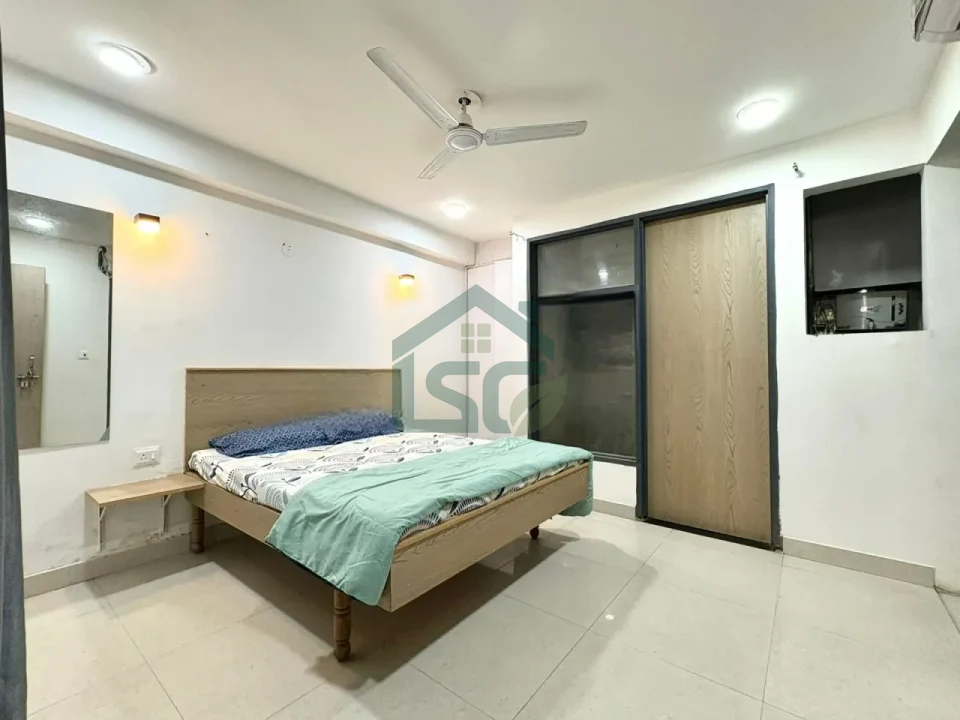Lokesh Room For Rent in Sector 57, Gurugram — property photo 2