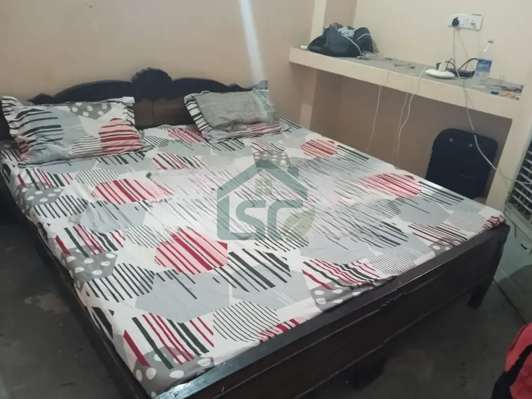 Living Point Girls and Boys PG Hostel in Sector 61, Noida — property photo 1