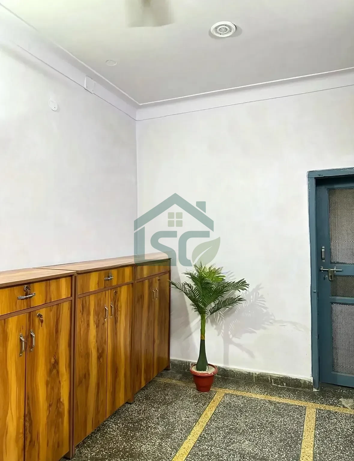 Divine PG in Alipur, Delhi — property photo 1