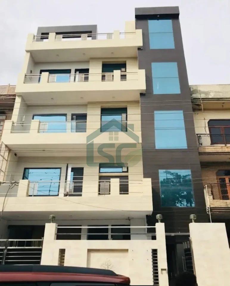 A One Girls PG in Sector 41, Noida — property photo 5
