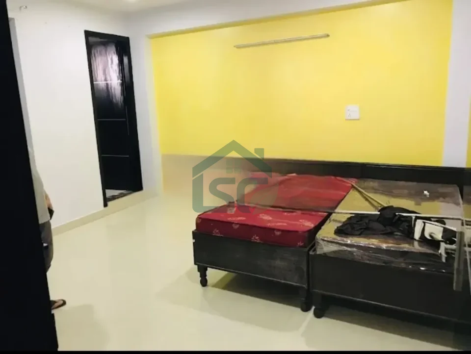 A One Girls PG in Sector 41, Noida — property photo 2