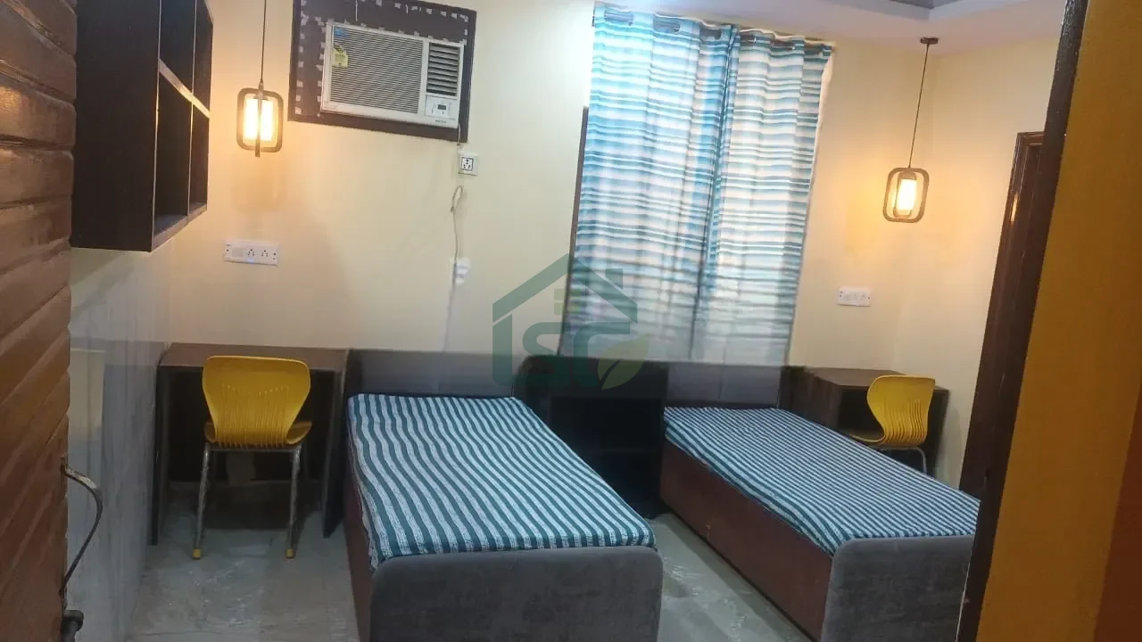 university PG in Kamla Nagar, Delhi — property photo 1
