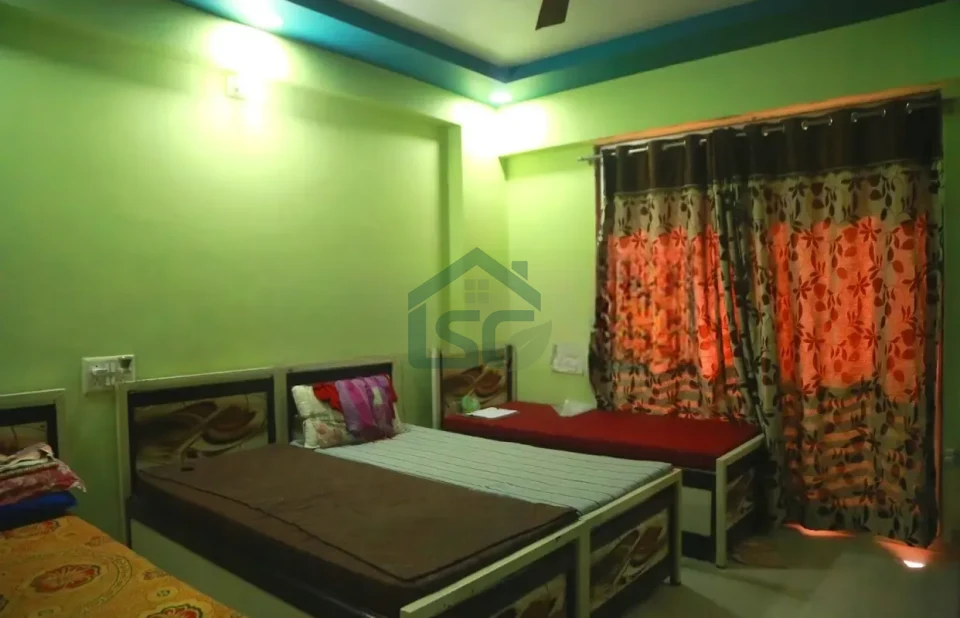 Rajesh Aggarwal Boys PG in Sector 43, Gurugram — property photo 1
