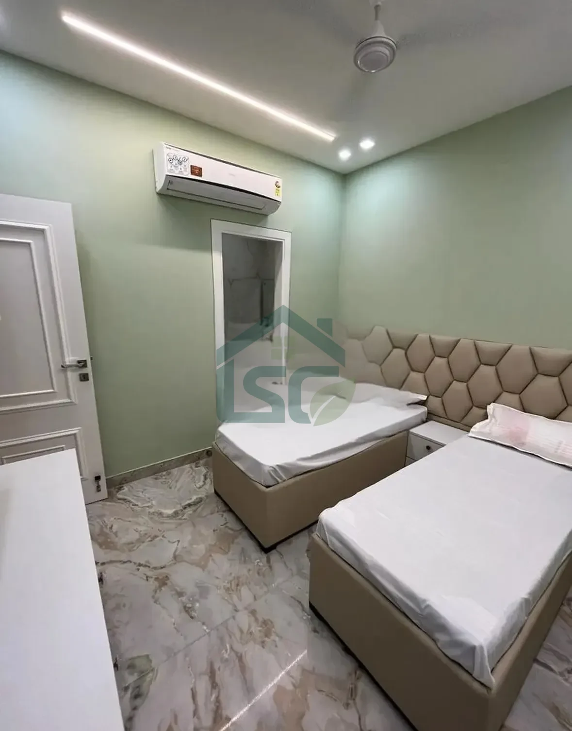 Mahakal PG in Palam Vihar Extension, Gurugram — property photo 1