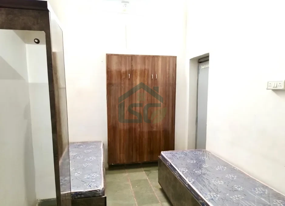 At Thrive Boys Hostel & PG, Navrangpura, Ahmedabad