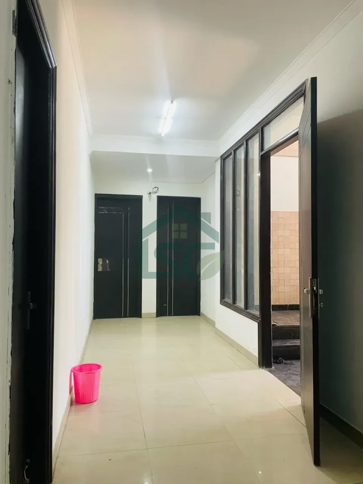 Gurgaon 26 in Sector 11, Gurugram — property photo 3