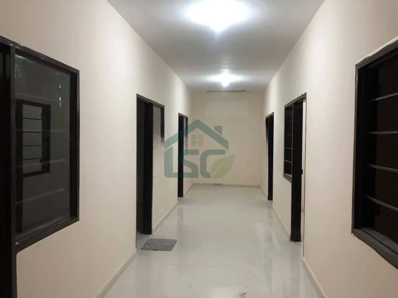 Castle Rock Youth Luxury Hostel & PG in Sector 45, Gurugram — property photo 1