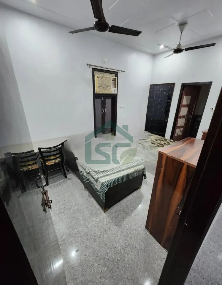 PG 295 in Alipur, Delhi — property photo 3