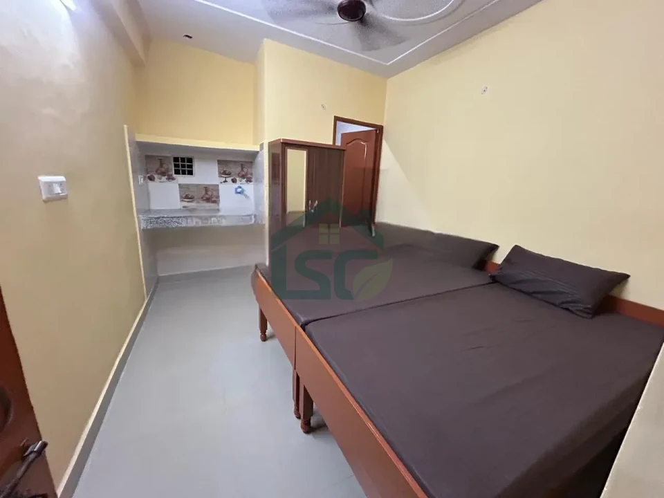 Varnika Home and PG in Sector 135, Noida — property photo 4