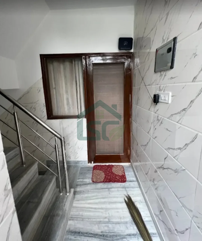 PG house in Rohini, Delhi — property photo 5
