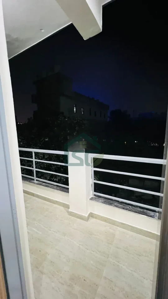 2 BHK fully furnished in Sector 51, Gurugram — property photo 2