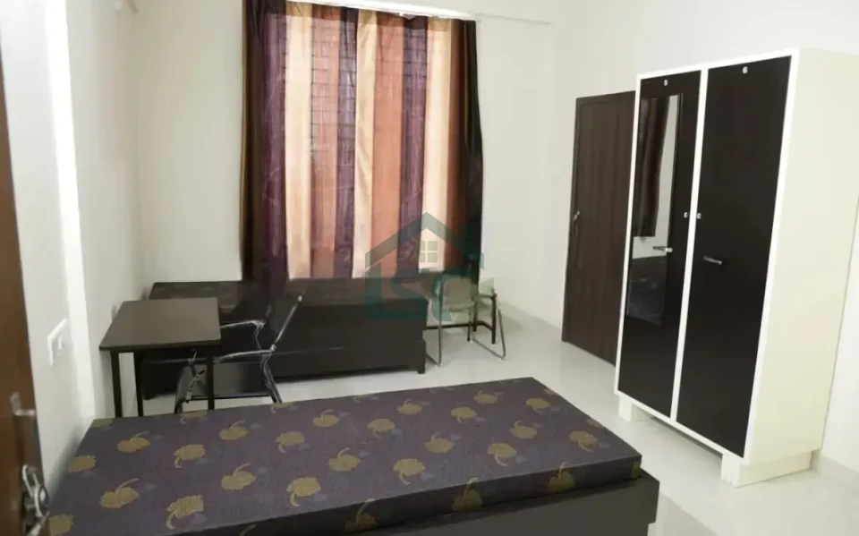 PG For Girls in Punjabi Bagh, Delhi — property photo 1