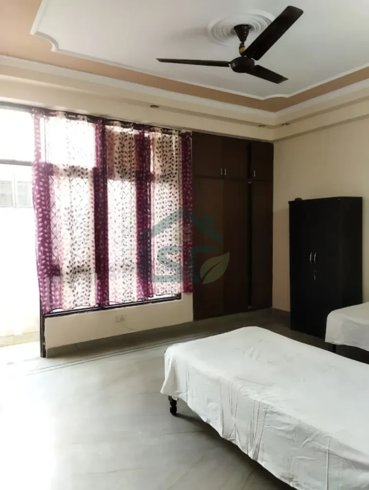 Daisy girls PG in Sector 71, Noida — property photo 1