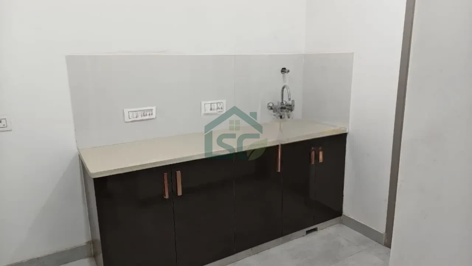 Premium Accommodation Best girls PG in Vijay Nagar, Delhi — property photo 2