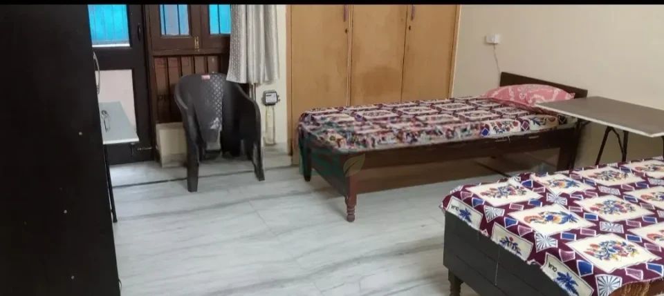 Roop Girls PG in Sector 41, Noida — property photo 5
