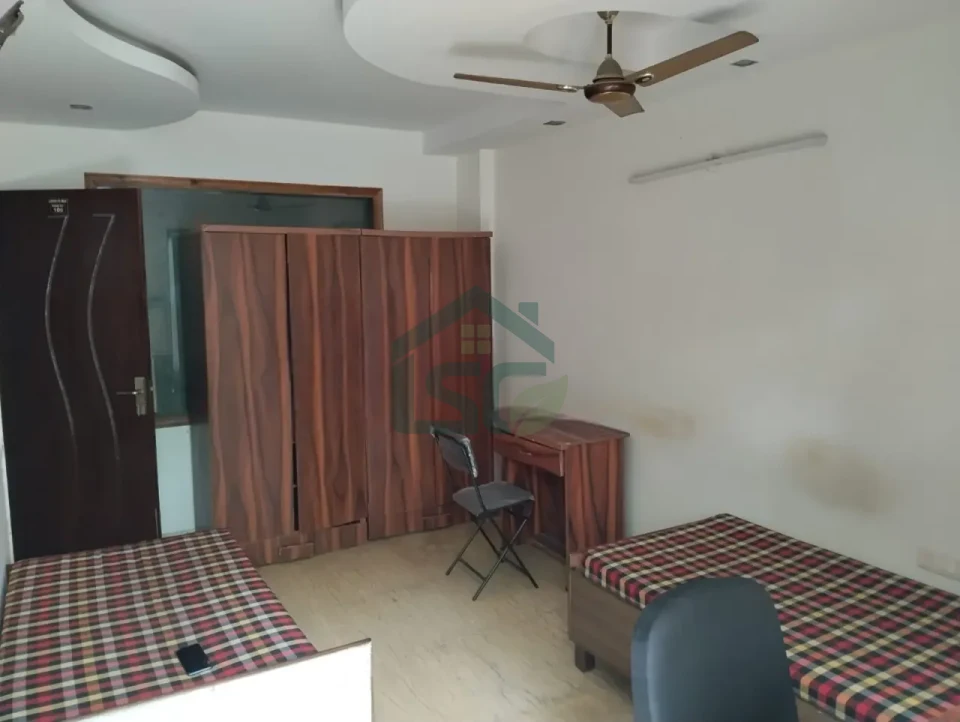 Living hub in Hudson Lane, GTB Nagar, Delhi — property photo 3