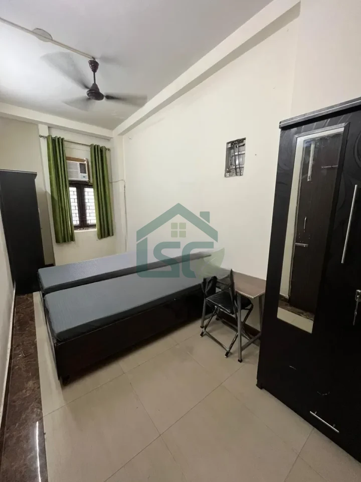 Living hub in Hudson Lane, GTB Nagar, Delhi — property photo 4