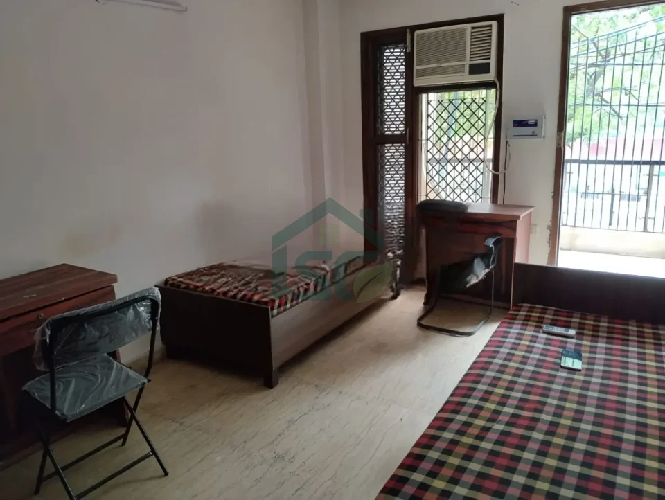 Living hub in Hudson Lane, GTB Nagar, Delhi — property photo 2
