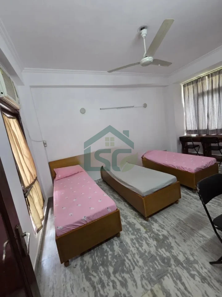 PG Girls Accommodation in New Delhi, Delhi — property photo 3
