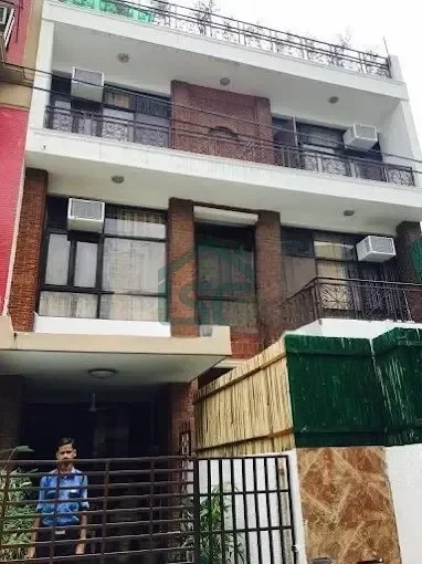 Mini Bedi Girls PG in N Block, Delhi — property photo 3