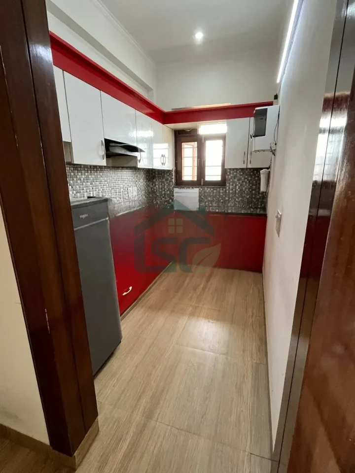 2 BHK fully furnished in Sector 52, Gurugram — property photo 4