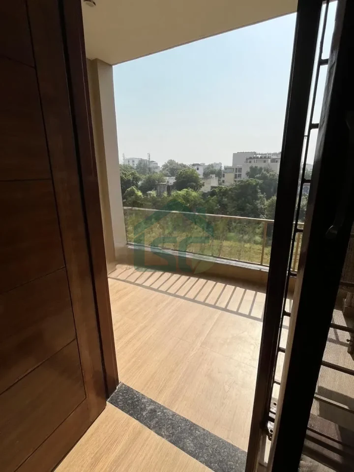 2 BHK fully furnished in Sector 52, Gurugram — property photo 2
