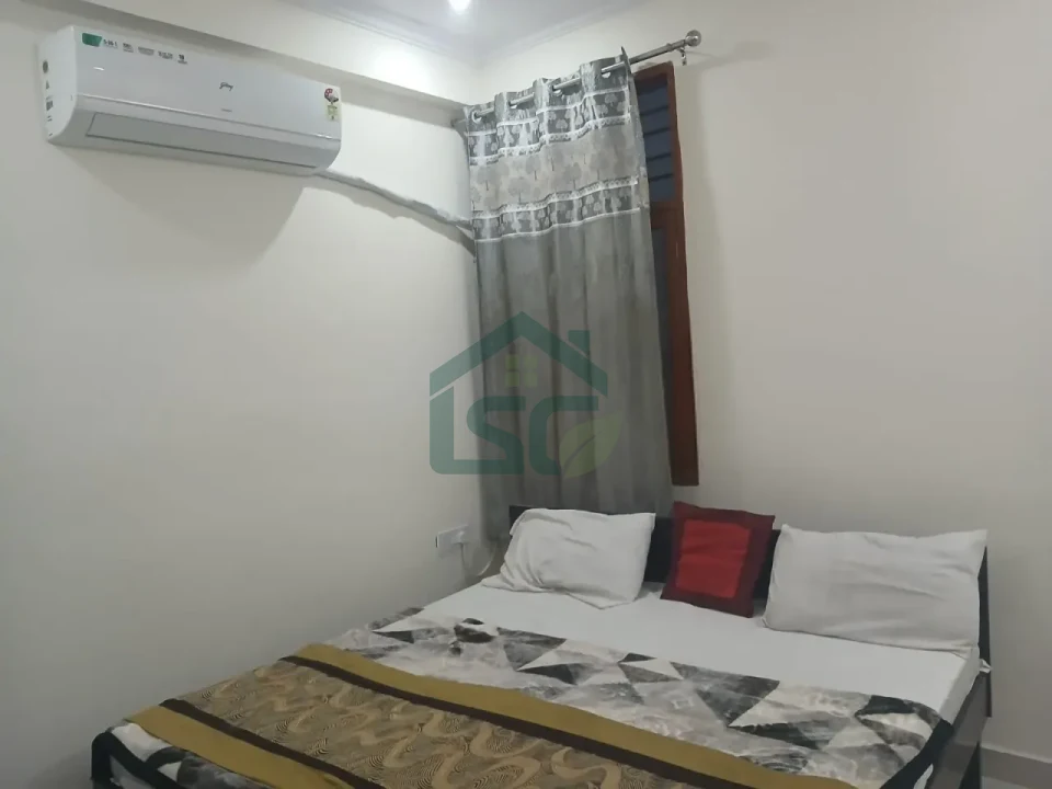 Living hub girls PG in Vijay Nagar, Delhi — property photo 5