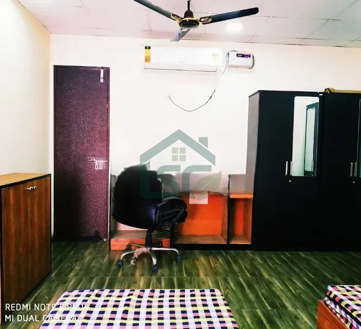 New saraswati PG home in Rohini, Delhi — property photo 4