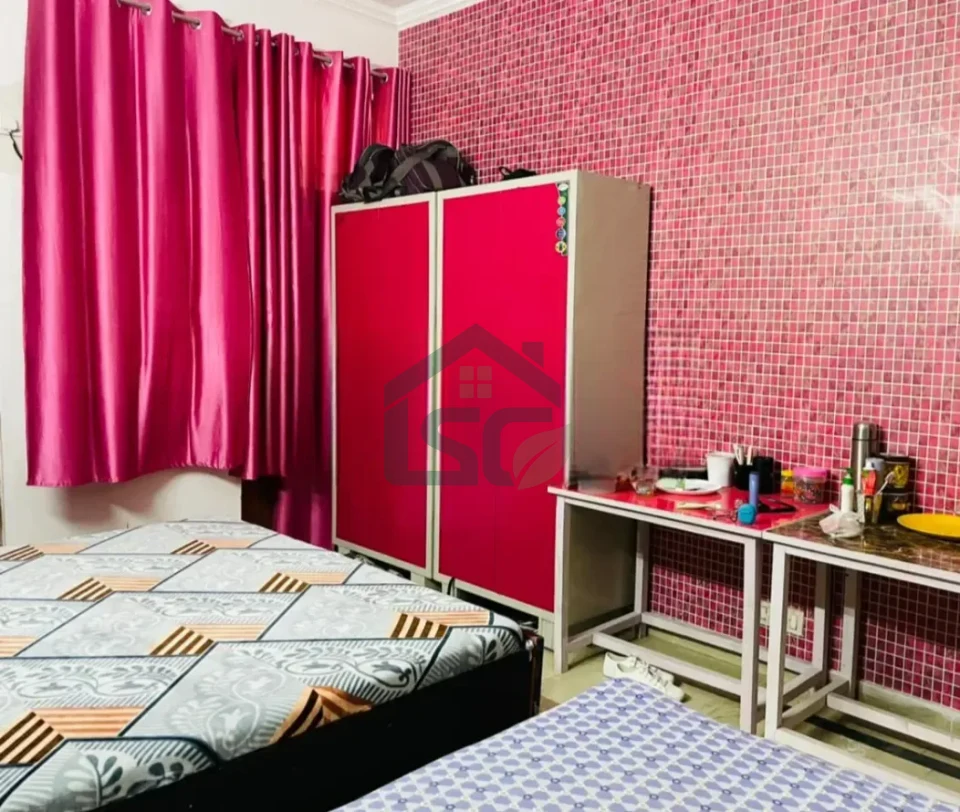 Girls PG in Noida in Sector 52, Noida — property photo 3