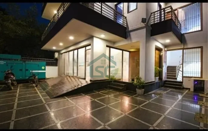 Loginn Stays in Sector 46, Gurugram — property photo 1