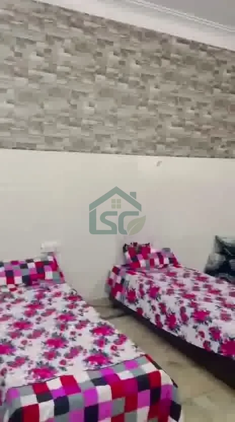 Shalu's Luxury Girls PG in Shakarpur, Delhi — property photo 1