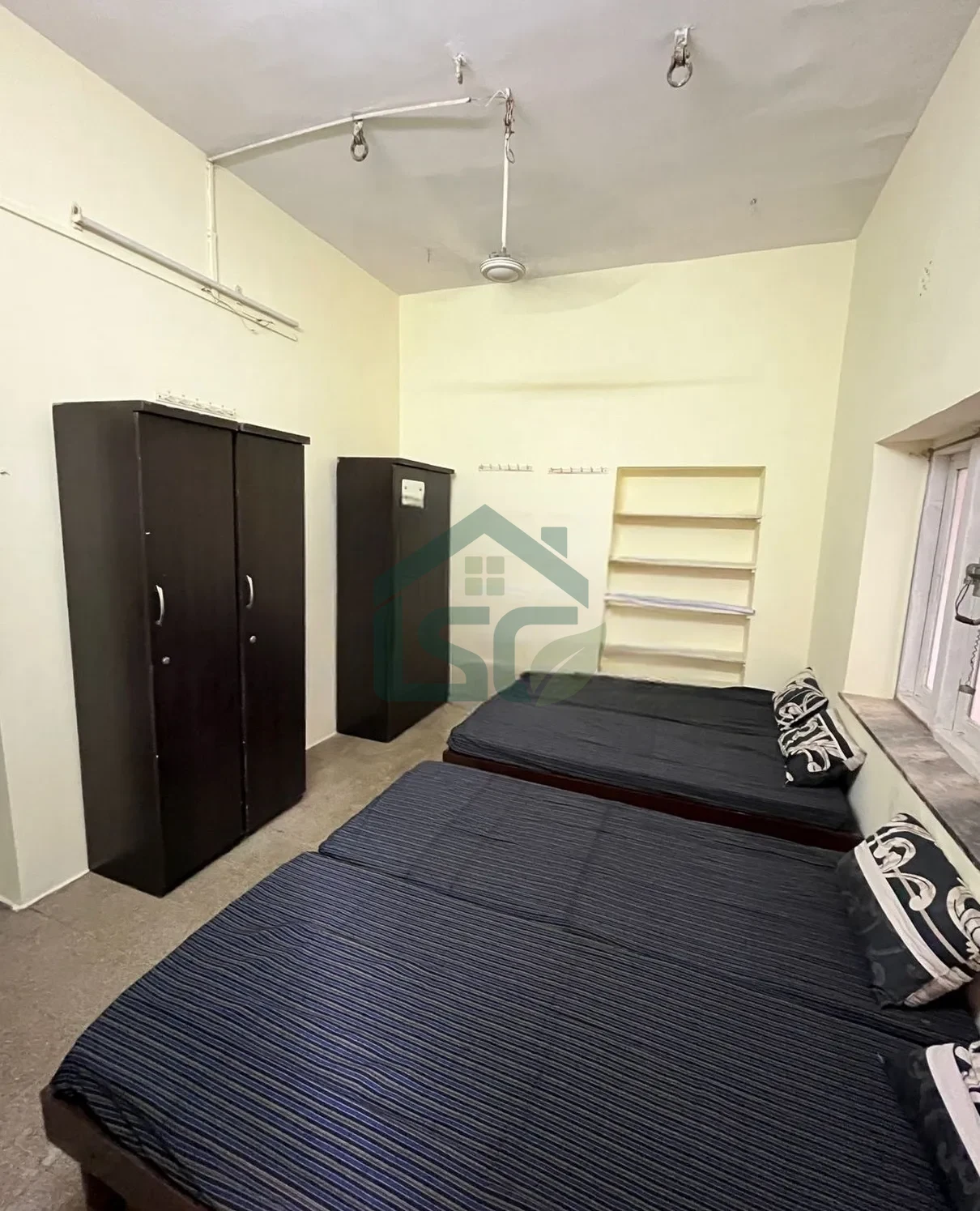 At Ketan PATEL PG, Navrangpura, Ahmedabad