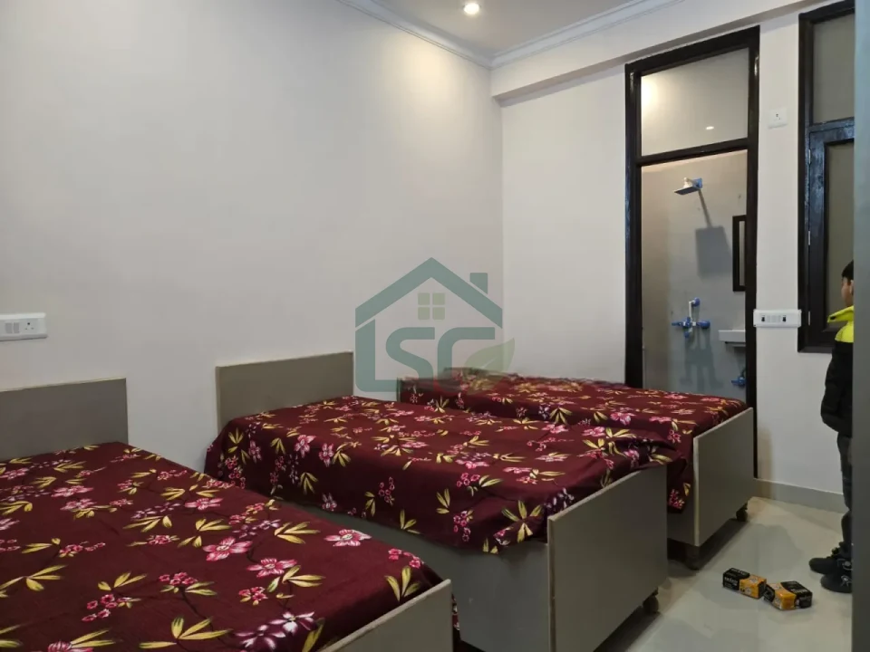 Balaji PG Boys & Girls in Sector 66, Noida — property photo 1