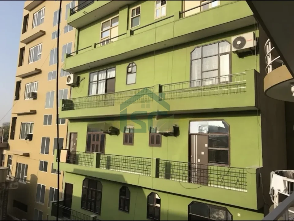 Raj bhawan PG in Sector 17, Gurugram — property photo 2