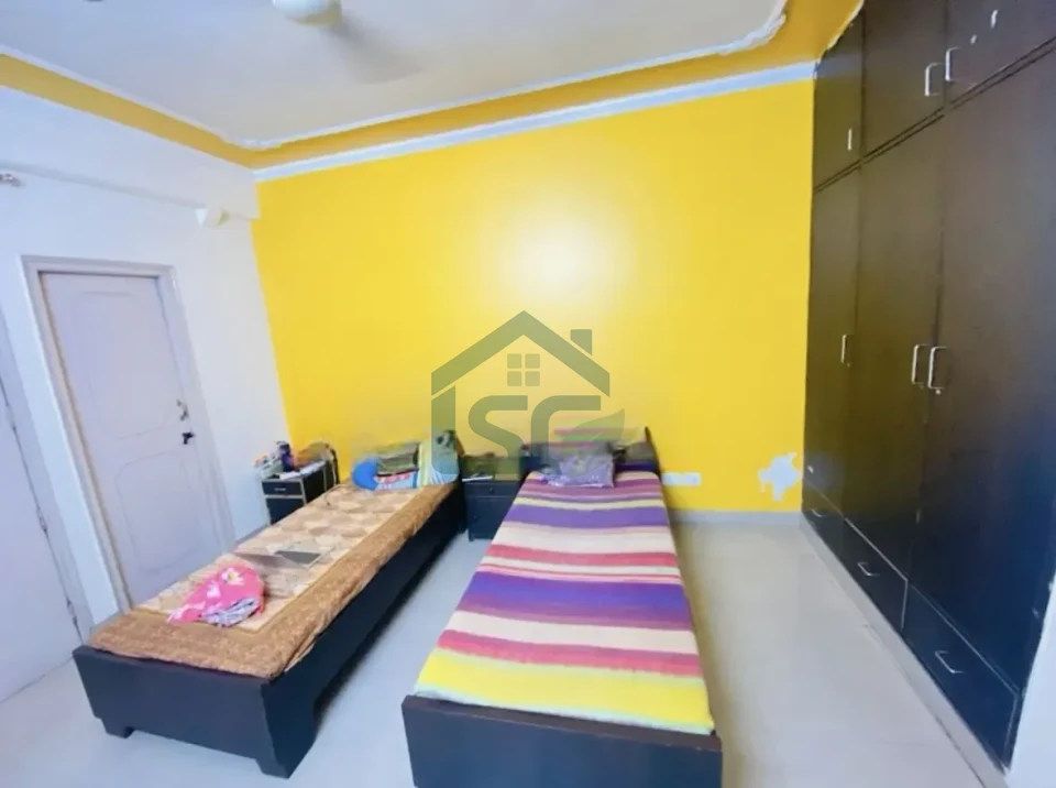 Raj bhawan PG in Sector 17, Gurugram — property photo 1