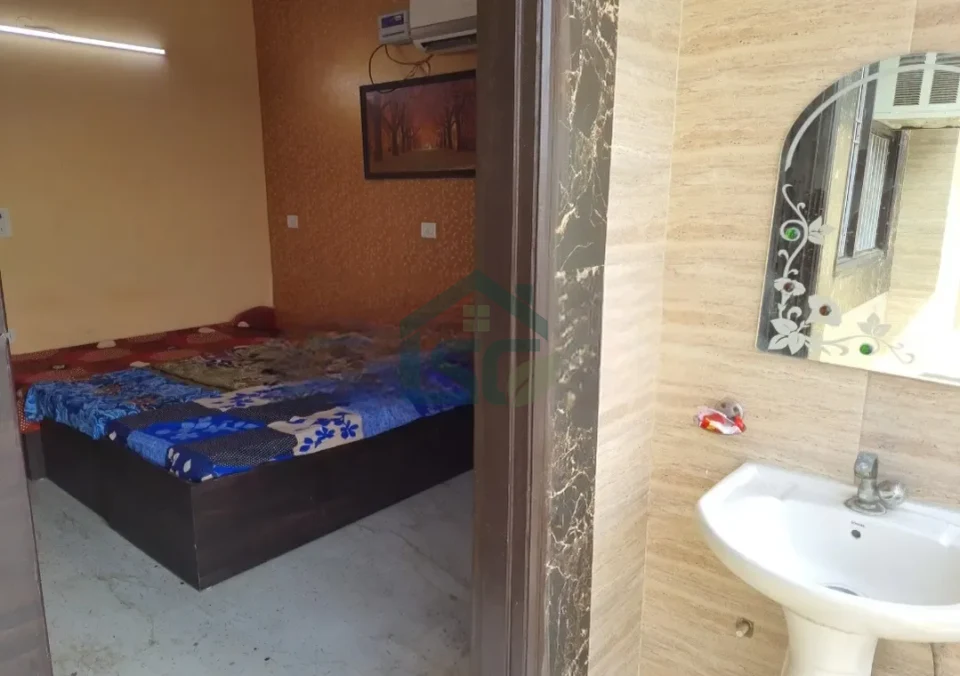 Urban Home in Shakarpur, Delhi — property photo 1
