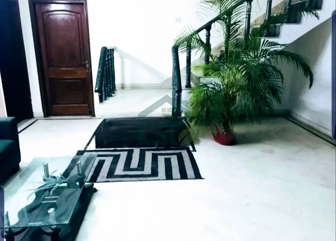 Parteek palace 1 RK appartment in Sector 17A, Gurugram — property photo 1